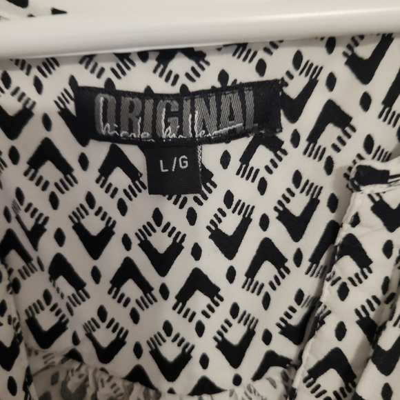 Niccole Miller Chic Monochrome Women's Blouse Size M - Picture 2 of 2